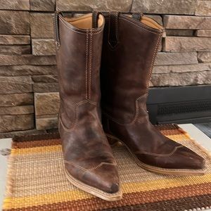 Size 9M Dingo pointed toe cowboy boots